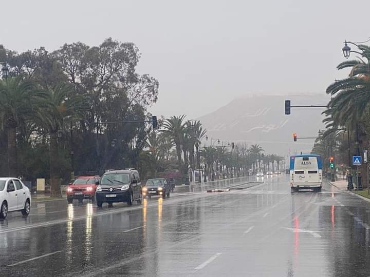 أمطار الخير تتهاطل على أكادير باعثة الطمأنينة في نفوس المواطنين - AgadirToday