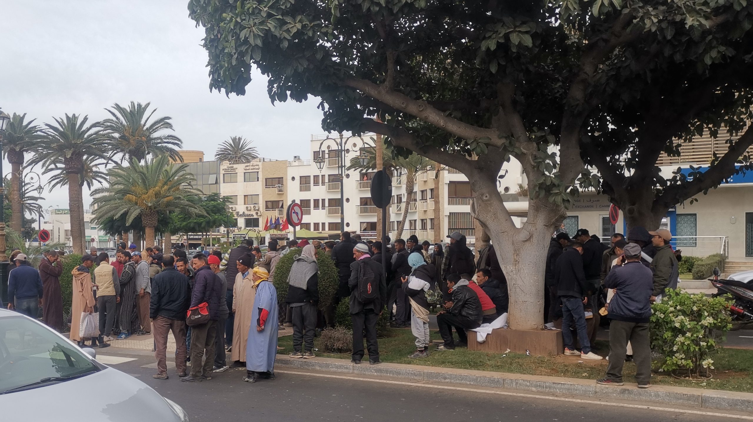 متضررو الزلزال ينظمون مسيرة احتجاجية نحو ولاية أكادير للمطالبة بصرف الدعم المالي - AgadirToday