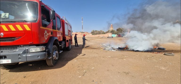 حريق مهول بجوار مدرسة ابتدائية بجماعة سيدي بيبي يخلف هلعاً واسعاً واختناقات في صفوف التلاميذ والأطر التربوية". - اكادير اليوم